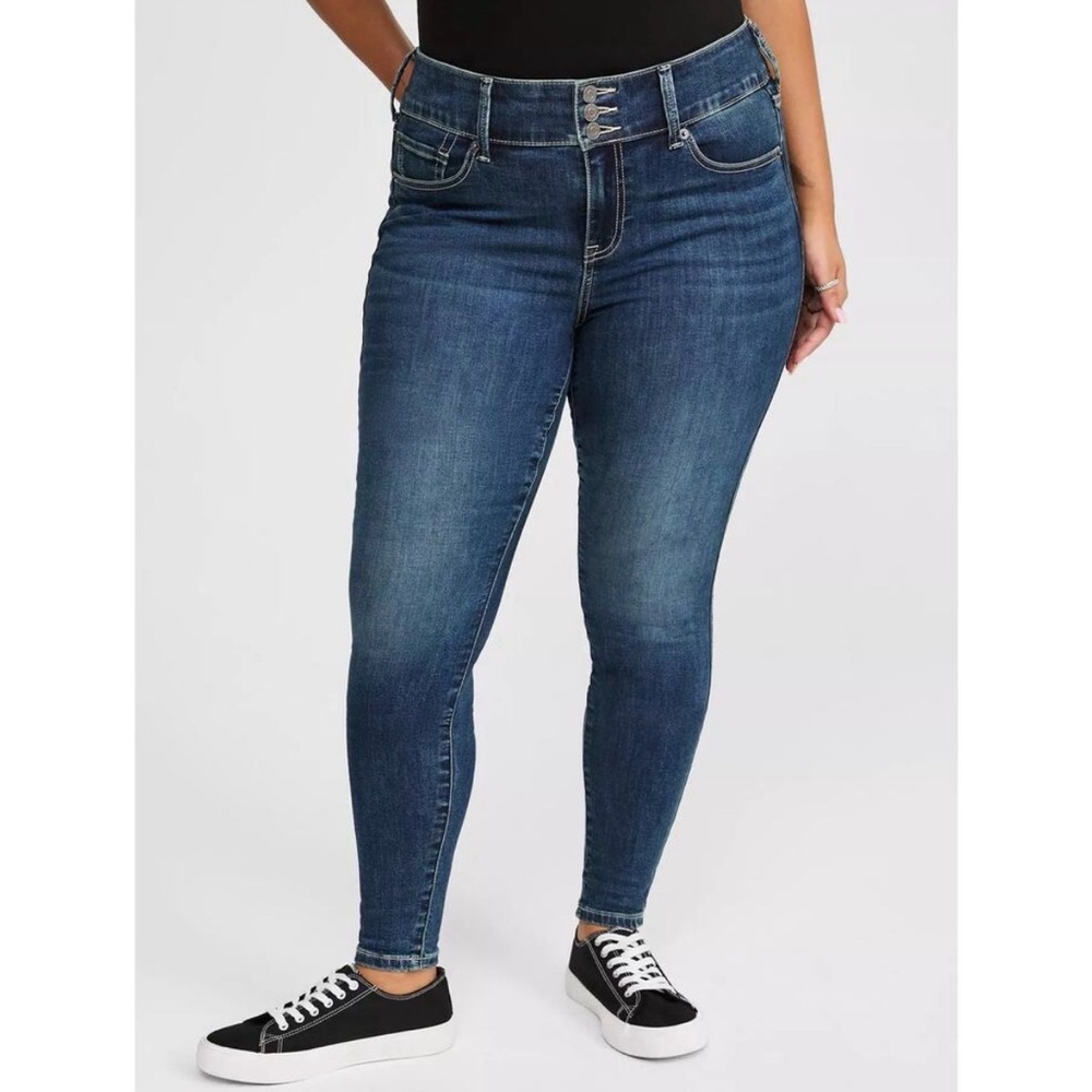 Torrid Jegging Skinny Super Stretch High-Rise Jeans. 3 Button Waist.  10 Regular